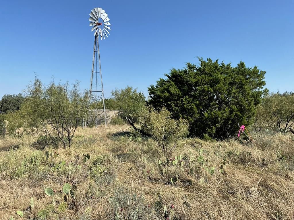 Image 17 of property listing at 400 NE Live Oak Drive, Menard, TX 76859