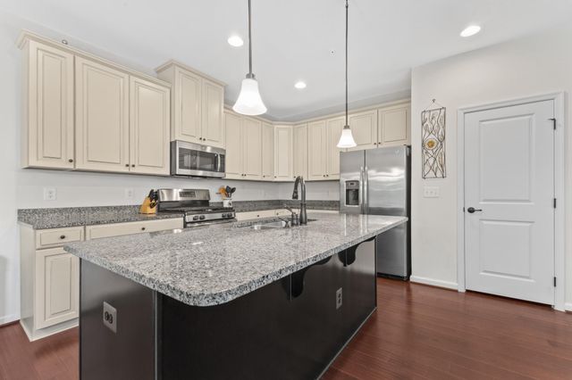 2629 CROSSVINE DR, Dumfries, VA 22026
