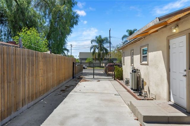 3328 Comer, Riverside, CA 92507