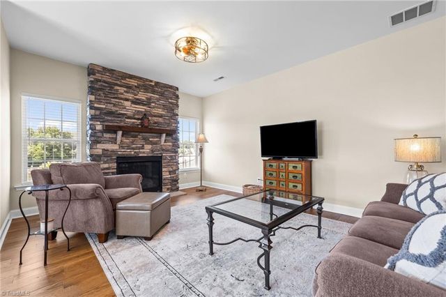 1435 Land Grove Drive, Kernersville, NC 27284