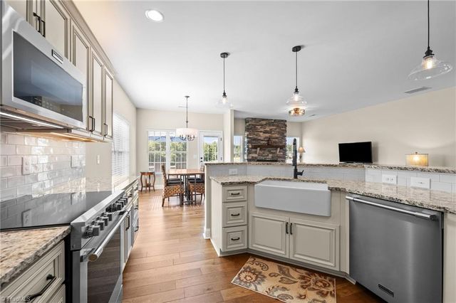 1435 Land Grove Drive, Kernersville, NC 27284