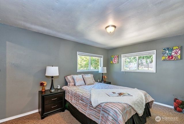 22910 Edmonds Way, Edmonds, WA 98020