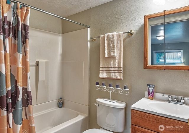 22910 Edmonds Way, Edmonds, WA 98020