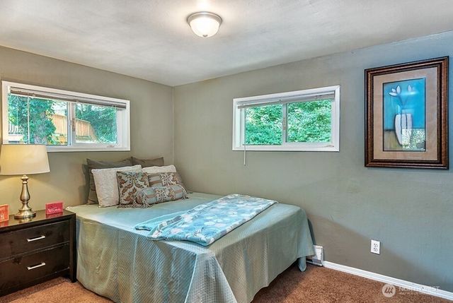 22910 Edmonds Way, Edmonds, WA 98020