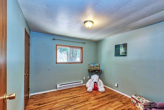 22910 Edmonds Way, Edmonds, WA 98020