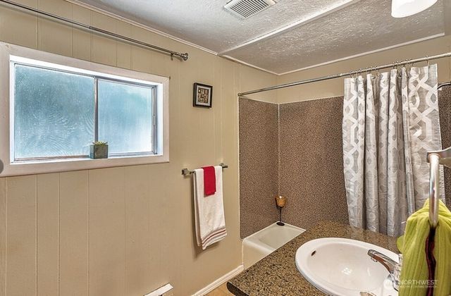 22910 Edmonds Way, Edmonds, WA 98020