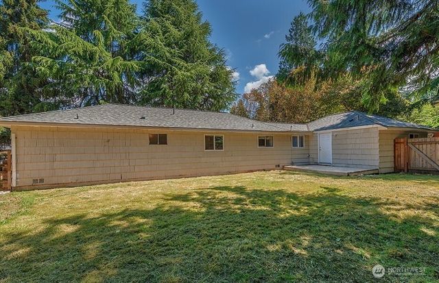 22910 Edmonds Way, Edmonds, WA 98020
