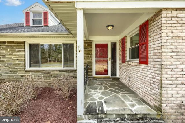 290 COUNTRY CLUB LN, Gettysburg, PA 17325