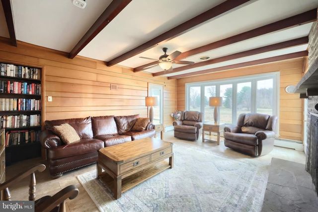 290 COUNTRY CLUB LN, Gettysburg, PA 17325