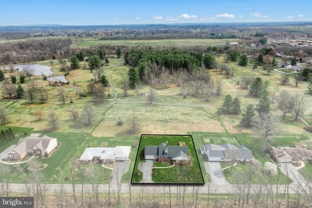 290 COUNTRY CLUB LN, Gettysburg, PA 17325