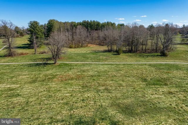 290 COUNTRY CLUB LN, Gettysburg, PA 17325