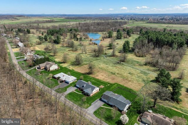290 COUNTRY CLUB LN, Gettysburg, PA 17325