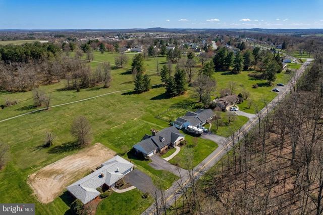 290 COUNTRY CLUB LN, Gettysburg, PA 17325
