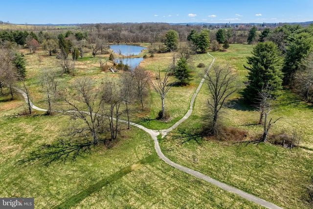 290 COUNTRY CLUB LN, Gettysburg, PA 17325