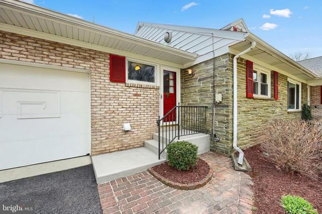 290 COUNTRY CLUB LN, Gettysburg, PA 17325