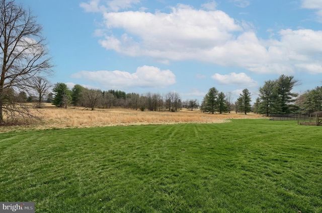 290 COUNTRY CLUB LN, Gettysburg, PA 17325