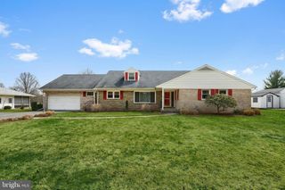 290 COUNTRY CLUB LN, Gettysburg, PA 17325