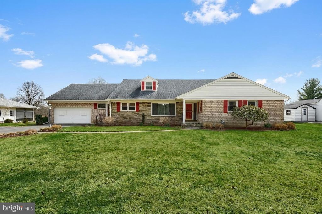 290 COUNTRY CLUB LN, Gettysburg, PA 17325