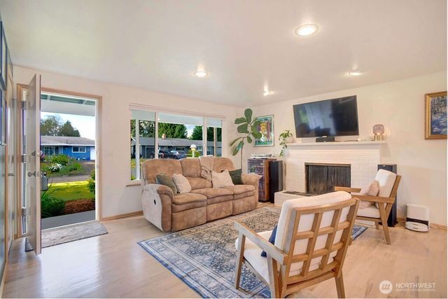 10825 SE 232nd Street, Kent, WA 98031
