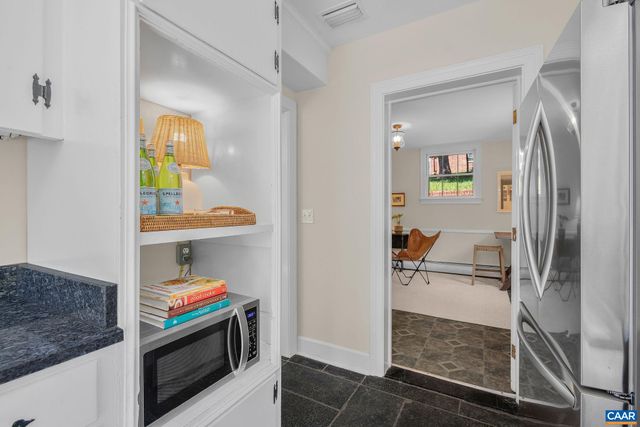 1721 YORKTOWN DR, Charlottesville, VA 22901