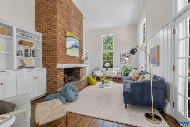 1721 YORKTOWN DR, Charlottesville, VA 22901