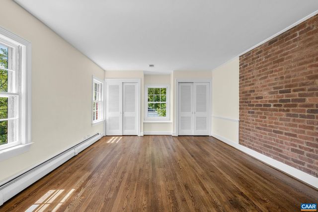 1721 YORKTOWN DR, Charlottesville, VA 22901