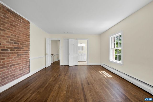 1721 YORKTOWN DR, Charlottesville, VA 22901
