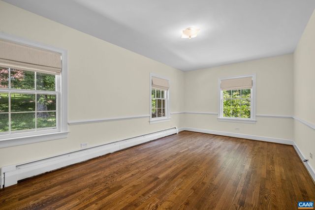 1721 YORKTOWN DR, Charlottesville, VA 22901