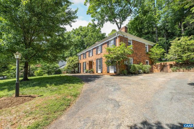 1721 YORKTOWN DR, Charlottesville, VA 22901