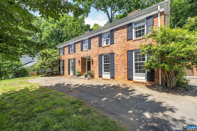 1721 YORKTOWN DR, Charlottesville, VA 22901