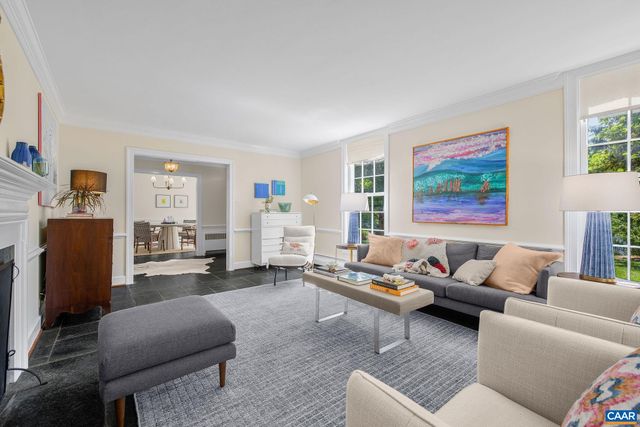 1721 YORKTOWN DR, Charlottesville, VA 22901