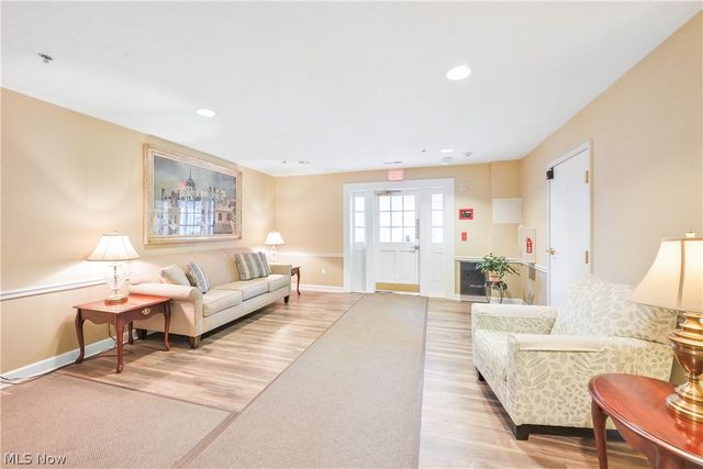 2885 Pease Drive 127, Rocky River, OH 44116