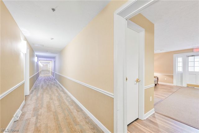 2885 Pease Drive 127, Rocky River, OH 44116