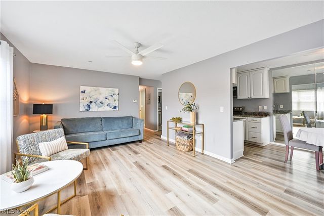 2885 Pease Drive 127, Rocky River, OH 44116