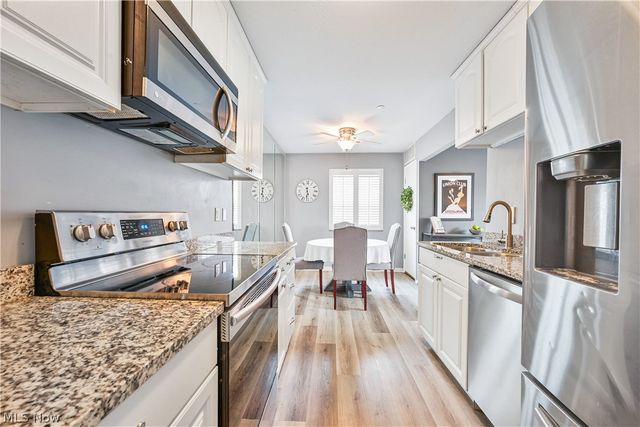 2885 Pease Drive 127, Rocky River, OH 44116