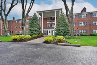 2885 Pease Drive 127, Rocky River, OH 44116