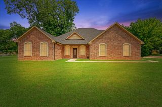 523 Hill Avenue, Pittsburg, TX 75686