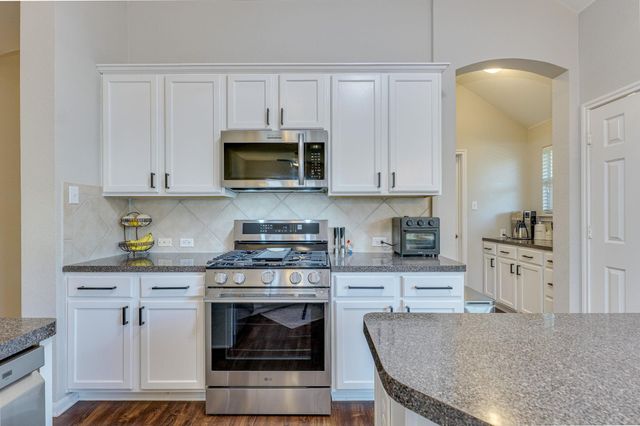 2985 Overland ST, Round Rock, TX 78681