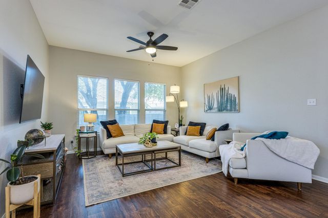 2985 Overland ST, Round Rock, TX 78681