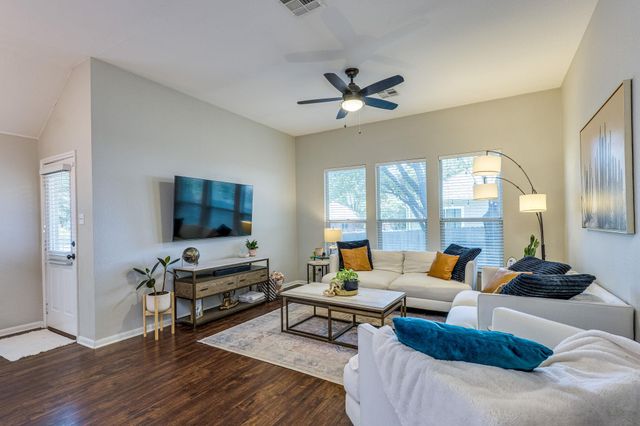 2985 Overland ST, Round Rock, TX 78681