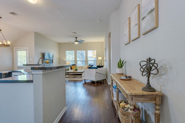 2985 Overland ST, Round Rock, TX 78681