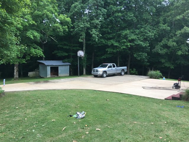 7061 E Plunders Creek Rd, Dickson, TN 37055