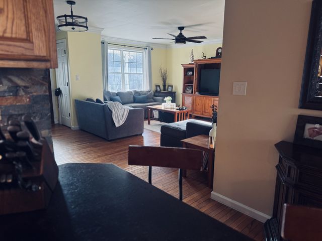 7061 E Plunders Creek Rd, Dickson, TN 37055