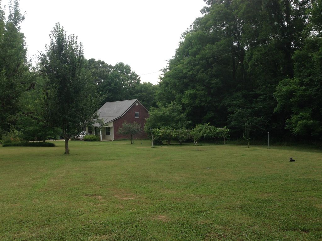 7061 E Plunders Creek Rd, Dickson, TN 37055