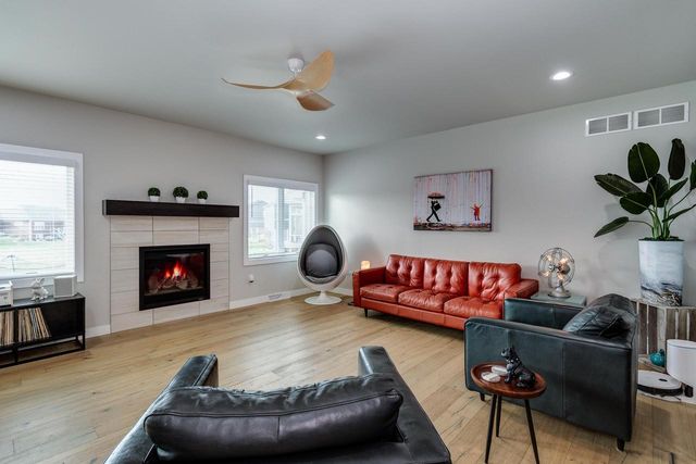 409 Peterson Trail, Oregon, WI 53575