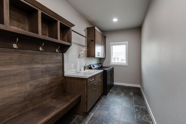 409 Peterson Trail, Oregon, WI 53575