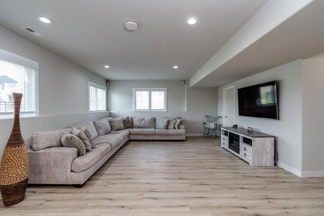 409 Peterson Trail, Oregon, WI 53575