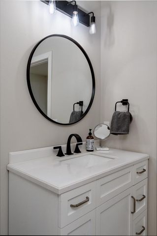 409 Peterson Trail, Oregon, WI 53575