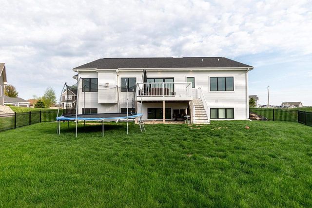 409 Peterson Trail, Oregon, WI 53575