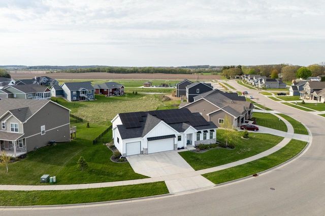 409 Peterson Trail, Oregon, WI 53575